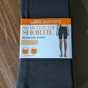 NEW Warner's No Muffin Top Shortie black textured seamless shorts size L/XL